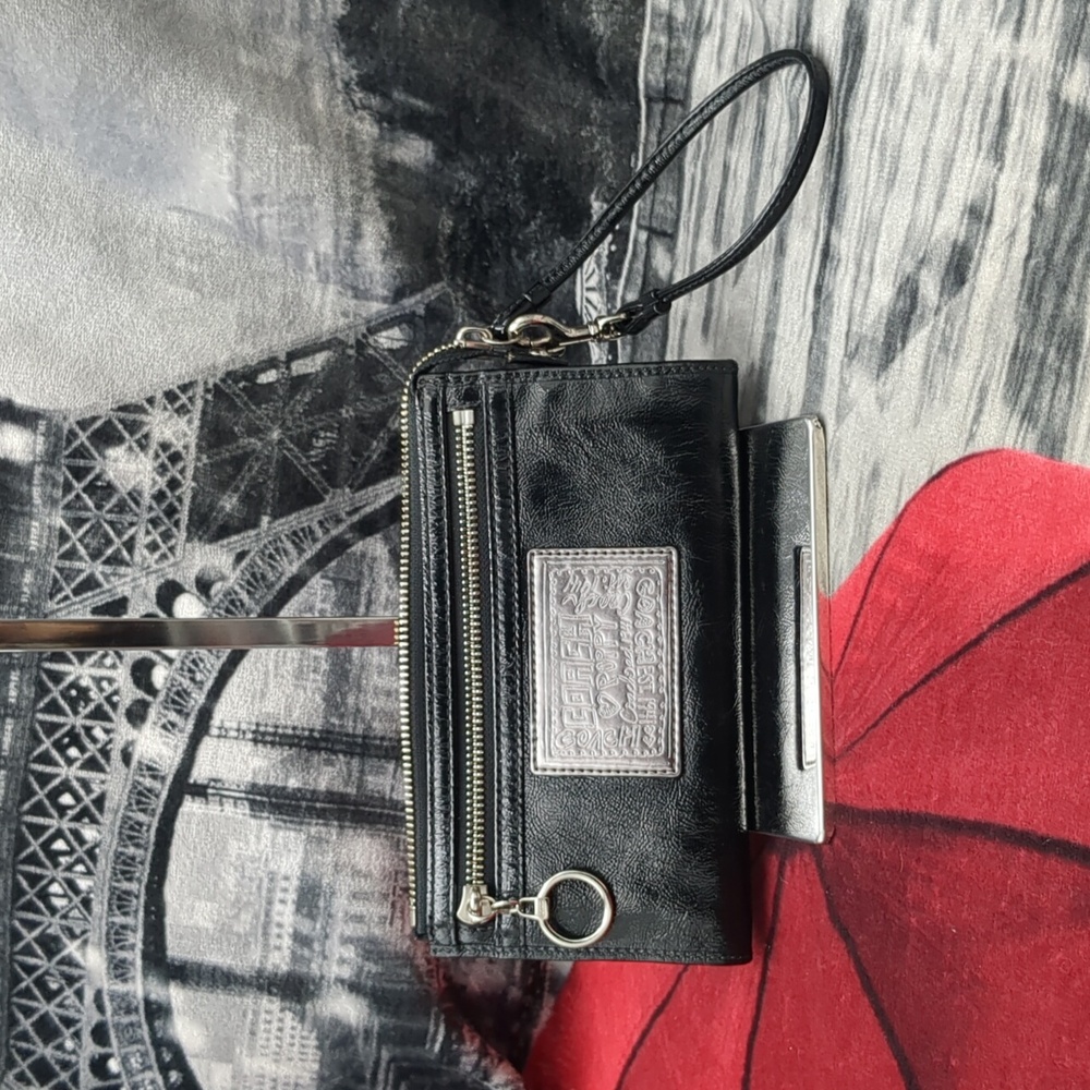 Coach Patent Leather Poppy Wallet - Picture 2 of 9